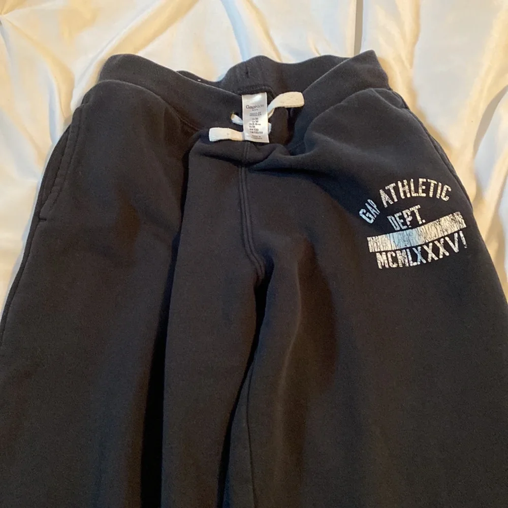 Boys GAP sweatpants Size M - Picture 2 of 5
